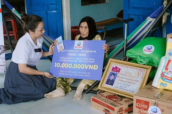 Hình ảnh hỗ trợ khách hàng 24/7 của Xóc Đĩa 88